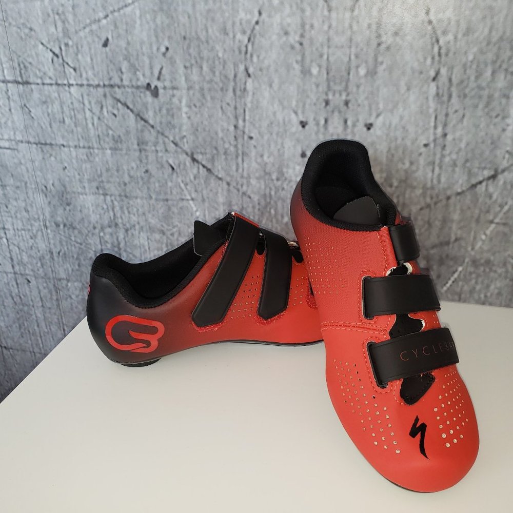 CycleBar branded  NEW Specialized Clip In Biking Shoes size 7.5/8 (EU39)